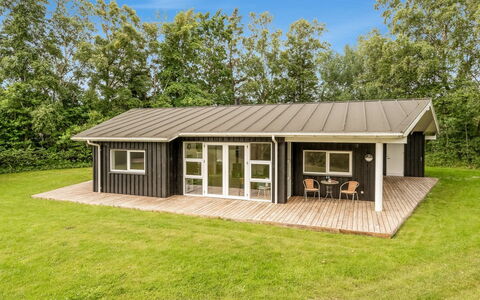 Majvor - 200M from the Sea: Legna, Casa, Portico, Deck, Latifoglie, Tetto, Color Legno, Pavimento In Legno, Eco Hotel