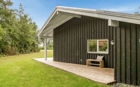 Majvor - 200M from the Sea: Legna, Casa, Portico, Deck, Latifoglie, Tetto, Color Legno, Pavimento In Legno, Eco Hotel