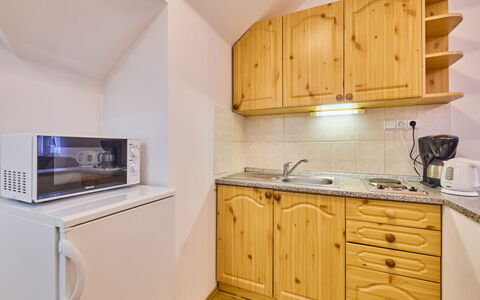 Janské Lázně 20: Cabinetry, Proprietà, Controsoffitto, Costruzione, Lavello, Legna, Cucina, Illuminazione, Lavandino Della Cucina, Interior Design