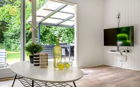 Tancred - 30Km from the Sea: Interior Design, Pavimentazione, Pavimento, Mobilia, Soffitto, Illuminazione, Pavimento In Legno, Soggiorno, Vaso Di Fiori, Pianta Della Casa