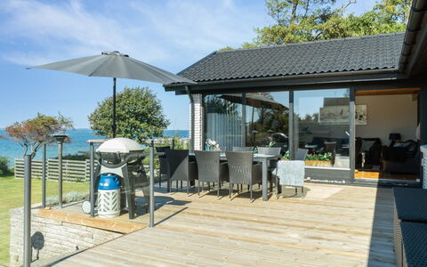 Jovana - 40M from the Sea: Casa, Casa, Porta, Tetto, Villetta, Estate, Giardino, Shade, Raccordo, Cortile