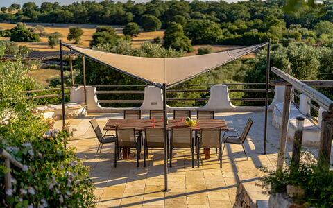 Trulli Di Grieco: Tavolo, Pianta, Mobilia, Comunita 'Impianto, Sedia, Costruzione, Albero, Mobili Da Esterno, Shade, Tavolo Esterno