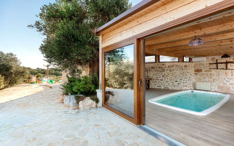 Trulli Di Grieco: Finestra, Costruzione, Pianta, Cielo, Legna, Shade, Albero, Casa, Piscina, Parete