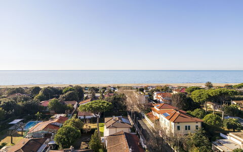 Casa Iris - Versilia, Holiday Home with Pool: Zona Residenziale, Orizzonte, Costa, Mare, Costiera E Morfologie Oceanic, Oceano, Spiaggia, Riva, Sobborgo, Resort Citta '