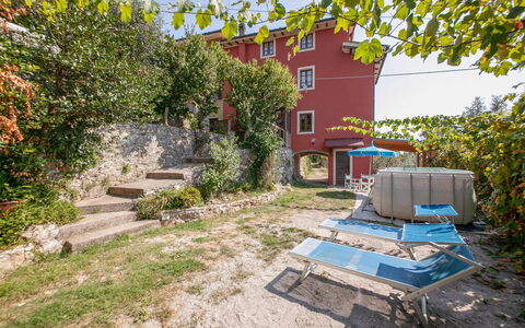 Casa Iris - Versilia, Holiday Home with Pool: Pianta, Costruzione, Proprietà, Finestra, Cielo, Lotto, Vegetazione, Casa, Parete, Quartiere
