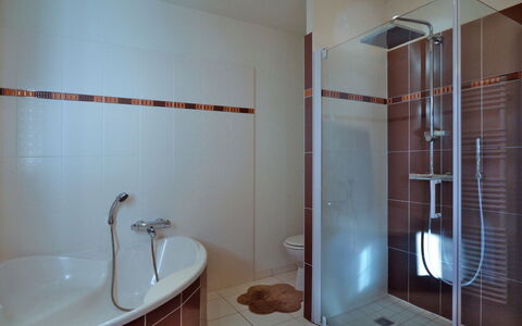 Charme de la Fradinière: Idraulico Fixture, Proprietà, Costruzione, Bagno, Rubinetto, Soffione Doccia, Interior Design, Pavimentazione