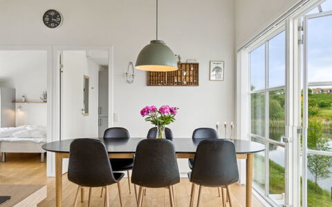 Sebiorn - 5M from the Sea: Mobilia, Interior Design, Sala Da Pranzo, Pavimentazione, Cucina & Sala Da Pranzo Tavolo, Sedia, Tavolo, Legna, Pavimento, Lampada