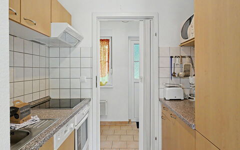 Schneider 2D: Pavimentazione, Legna, Pavimento, Interior Design, Controsoffitto, Cucina, Apparecchio Major, Elettrodomestico Da Cucina, Soffitto, Camera