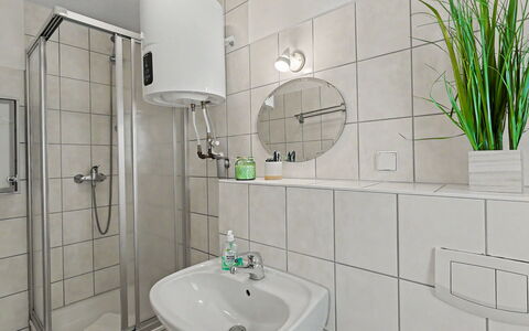 Schneider 2D: Interior Design, Idraulico Fixture, Lavandino Del Bagno, Bagno, Pavimentazione, Pavimento, Lavello, Rubinetto, Idraulico, Camera