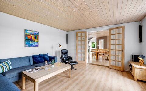 Amma - 21Km from the Sea: Mobilia, Pavimentazione, Interior Design, Pavimento, Pavimento In Legno, Legna, Divano, Soffitto, Camera, Soggiorno
