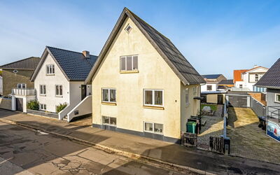 Ullakarin - 200M from the Sea