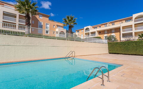Santa Barbara: Zona Residenziale, Casa, Casa, Porta, Appartamento, Sobborgo, Balcone, Cortile, Cortile, Driveway