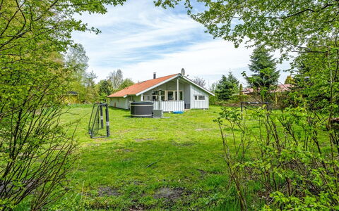 Bjart - 1.5Km from the Sea: Tetto, Casa, Casa, Villetta, Porta, Raccordo, Deck, Portico, Plank, Latifoglie