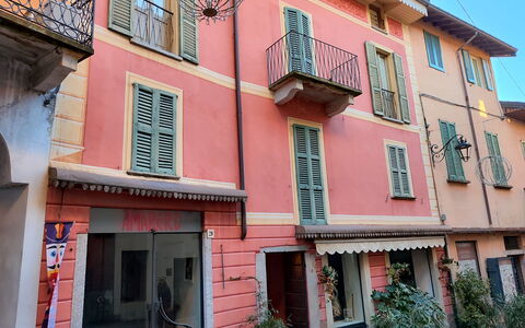 Claudio: Acqua, Cielo, Proprietà, Piscina, Azzurro, Nube, Località Balneare, Mobili Da Esterno, Pianta, Albero