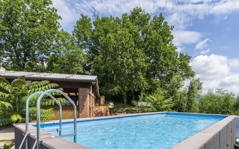 La Casa Di Elda, Holiday Home With Pool, Uzzano, T: Acqua, Nube, Cielo, Pianta, Proprietà, Piscina, Shade, Albero, Erba, Mobili Da Esterno