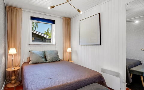 Soti - 350M from the Sea: Interior Design, Pavimentazione, Legna, Soffitto, Pavimento, Camera Da Letto, Letto, Mobilia, Illuminazione, Camera