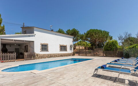 Dalia: Piscina, Materiale Composito, Shade, Ricorrere, Mobili Da Esterno, Piastrella, Hotel, Villa, Centro Ricreativo
