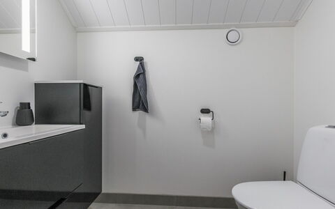 Villa Minnesota: Mobilia, Interior Design, Pavimentazione, Pavimento, Tavolo, Soffitto, Cucina & Sala Da Pranzo Tavolo, Illuminazione, Sedia, Casa