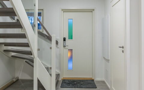 Villa Minnesota: Mobilia, Interior Design, Pavimentazione, Pavimento, Tavolo, Soffitto, Cucina & Sala Da Pranzo Tavolo, Illuminazione, Sedia, Casa