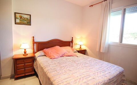 Brisamar - Novo Sancti Petri: Camera Da Letto, Letto, Mobilia, Camera, Proprietà, Lenzuolo, Telaio Del Letto, Pavimento, Bedding, Materasso