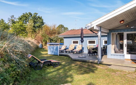Amai - 100M from the Sea: Legna, Casa, Portico, Deck, Latifoglie, Tetto, Color Legno, Pavimento In Legno, Eco Hotel