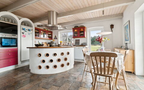 Herlek - 450M from the Sea: Mobilia, Interior Design, Pavimentazione, Legna, Cucina, Pavimento, Soffitto, Controsoffitto, Illuminazione, Camera