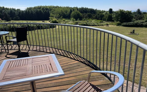 Herlek - 450M from the Sea: Mobili Da Esterno, Mobilia, Tavolo Esterno, Sedia, Deck, Color Legno, Shade, Recinzione, Balcone, Latifoglie