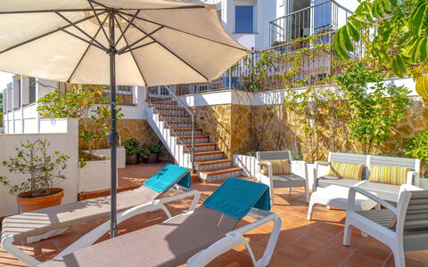 Kinkuna: Pianta, Proprietà, Costruzione, Mobilia, Mobili Da Esterno, Shade, Piscina, Sedia, Finestra, Tempo Libero