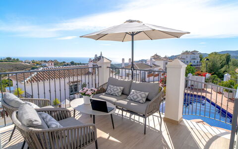 Kinkuna: Cielo, Nube, Mobilia, Proprietà, Tavolo, Azzurro, Shade, Località Balneare, Mobili Da Esterno, Acqua