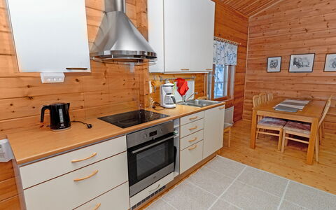 Pohjaslahdentie 17 a: Legna, Pavimentazione, Cucina, Apparecchio Major, Pavimento, Color Legno, Lavello, Soffitto, Controsoffitto, Elettrodomestico Da Cucina