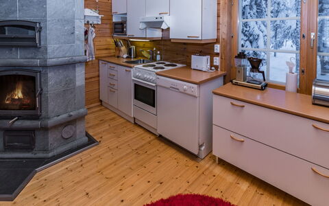 Pohjaslahdentie 17 B: Legna, Cucina, Casa, Elettrodomestico Da Cucina, Villetta, Controsoffitto, Stufa, Apparecchio Major, Cucina Stufa, Cabinetry