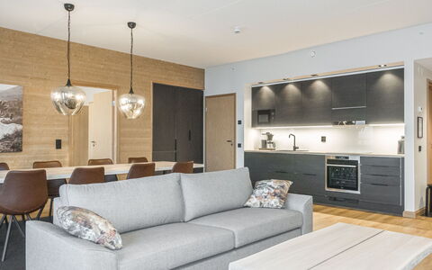 Villa Jääpolte: Mobilia, Interior Design, Pavimentazione, Divano, Pavimento, Legna, Soggiorno, Soffitto, Camera, Lampada