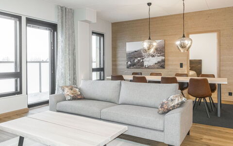 Villa Jääpolte: Mobilia, Interior Design, Pavimentazione, Legna, Pavimento, Soffitto, Pavimento In Legno, Tavolo, Soggiorno, Divano