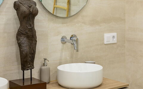 Aquarius 4: Rubinetto, Idraulico Fixture, Lavandino Del Bagno, Bagno, Interior Design, Legna, Parete, Lavello, Pavimentazione, Idraulico