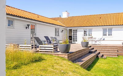 Jeppe - 200M from the Sea