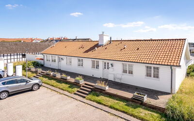 Jeppe - 200M from the Sea
