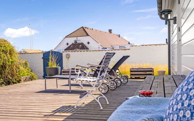 Jeppe - 200M from the Sea