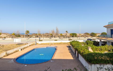 Mar: Acqua, Cielo, Proprietà, Pianta, Piscina, Azzurro, Albero, Corpo D'Acqua, Urban Design, Tempo Libero