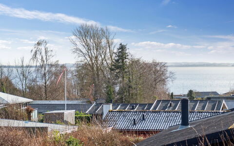 Sylvia - 450M from the Sea: Tetto, Casa, Porta, Villetta, Shade, Raccordo, Cortile, Estate, Backyard