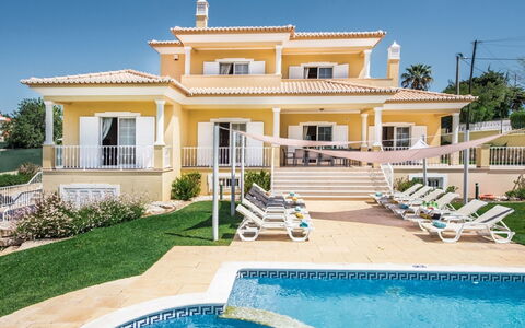 Monte Sol - Vip Properties: Pianta, Cielo, Proprietà, Costruzione, Vaso Di Fiori, Nube, Architettura, Finestra, Tavolo, Mobili Da Esterno