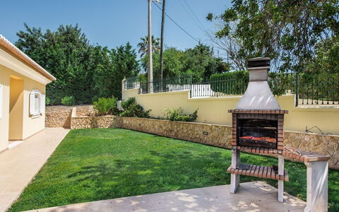 Monte Sol - Vip Properties: Pianta, Cielo, Proprietà, Costruzione, Vaso Di Fiori, Nube, Architettura, Finestra, Tavolo, Mobili Da Esterno