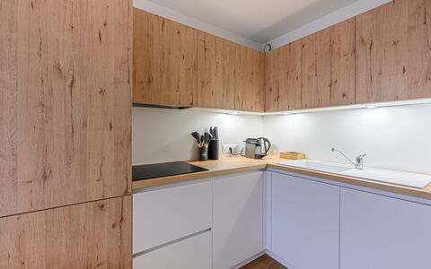 La Chouetterie: Pavimentazione, Controsoffitto, Interior Design, Legna, Mobilia, Cabinetry, Cucina, Pavimento, Soffitto, Pavimento In Legno