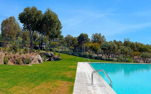 Palau 59: Cielo, Acqua, Pianta, Albero, Paesaggio Naturale, Banca, Erba, Tempo Libero, Piscina, Rettangolo
