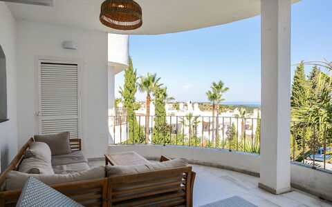 Las Brisas Estepona Golf: Appartamento, Balcone, Sedia, Cucina & Sala Da Pranzo Tavolo, Mobili Da Esterno, Pianta Della Casa, Hotel, Colonna
