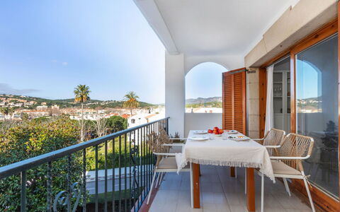 Jardins de S'Agaro: Appartamento, Balcone, Pianta Della Casa, Sedia, Apparecchio Major, Cucina, Elettrodomestico Da Cucina, Villa, Attico, Hotel