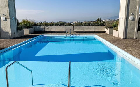 Résidence Ciomal: Acqua, Cielo, Giorno, Proprietà, Piscina, Rettangolo, Azzurro, Shade, Costruzione, Pianta