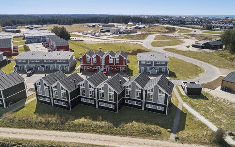 Truls - 700M from the Sea: Zona Residenziale, Architettura, Lotto, Casa, Casa, Plain, Insediamento Umano, Area Rurale, Sobborgo, Estate