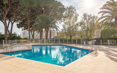 Sainte Maxime 399: Acqua, Cielo, Pianta, Nube, Giorno, Proprietà, Piscina, Natura, Albero, Shade
