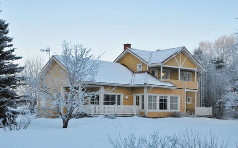 Grand Villa Kemijoki: Mobilia, Sedia, Mobili Da Esterno, Tavolo, Legna, Tavolo Esterno, Cucina & Sala Da Pranzo Tavolo, Shade, Giardino, Ombrello