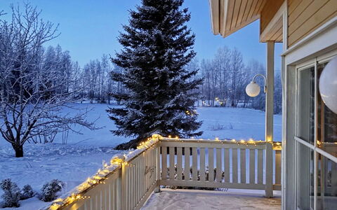 Grand Villa Kemijoki: Mobilia, Sedia, Mobili Da Esterno, Tavolo, Legna, Tavolo Esterno, Cucina & Sala Da Pranzo Tavolo, Shade, Giardino, Ombrello